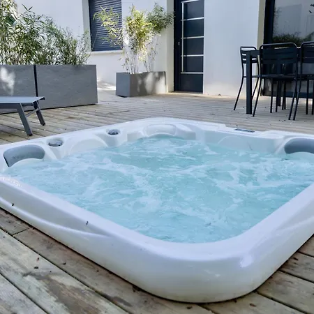 Vakantiehuis Maison T4 Climatisee Avec Jacuzzi A Lagord