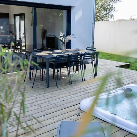 Maison T4 Climatisee Avec Jacuzzi A Vakantiehuis Lagord