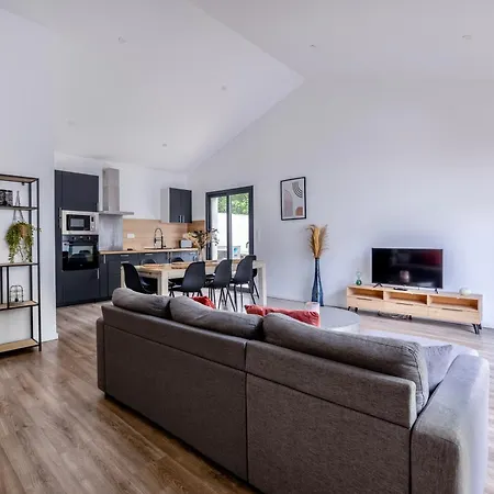 Hébergement de vacances Maison T4 Climatisée Avec Jacuzzi à Lagord