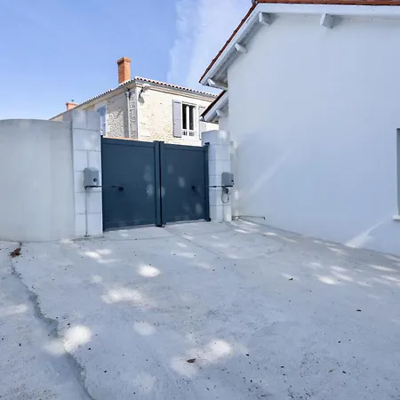 Maison T4 Climatisée Avec Jacuzzi à * Lagord