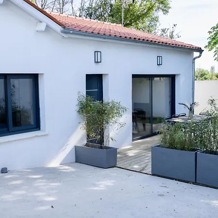 Maison T4 Climatisée Avec Jacuzzi à *