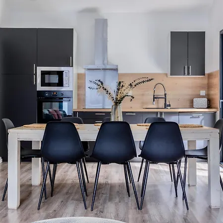 Maison T4 Climatisée Avec Jacuzzi à * Lagord